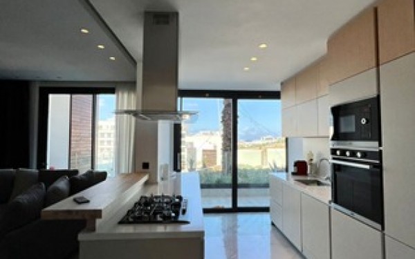 01-randome-65d36176d438d